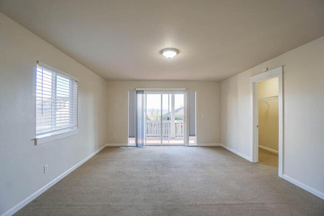 Building Photo - BEAUTIFUL VIEWS of MT. HOOD