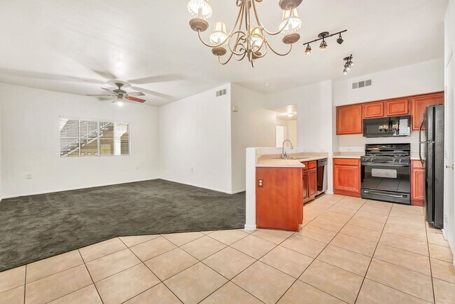 Building Photo - Spacious single-level, first-floor unit featuring 3 bedrooms and 2 bathrooms.