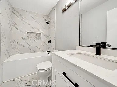 Building Photo - 3867 Thorncroft Ln