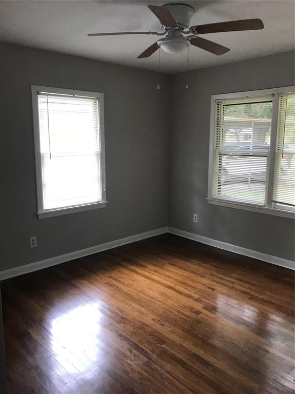 Building Photo - 2702 N Camp Cir