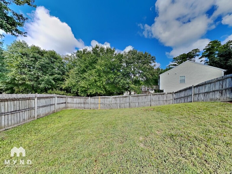 Building Photo - 105 Bridgedale Ct