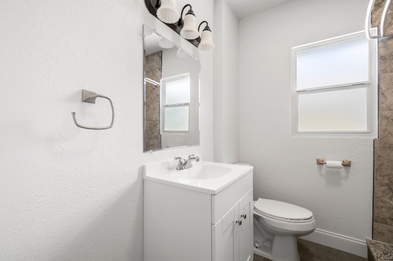 Building Photo - 919 16th Ave N