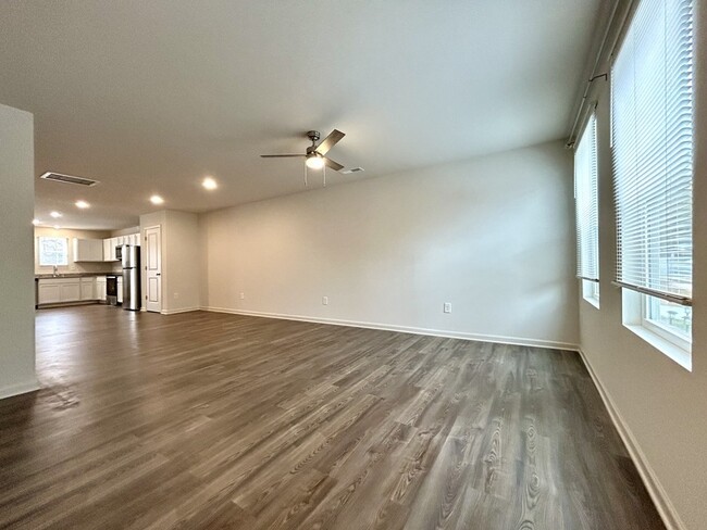 Building Photo - 137 Villa Ln