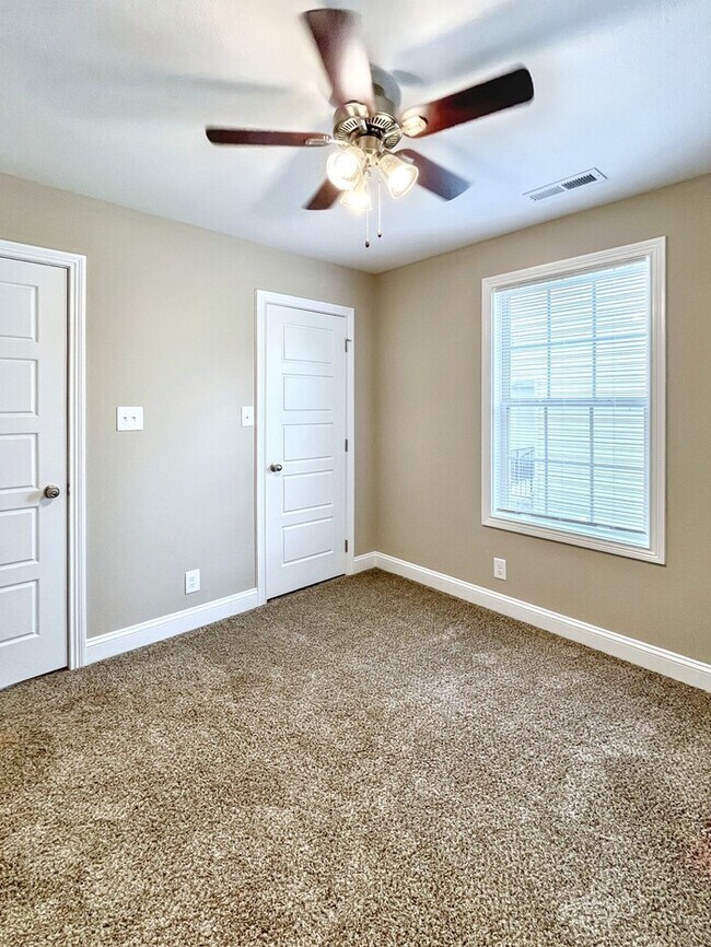 Building Photo - 137 Ardell Dr