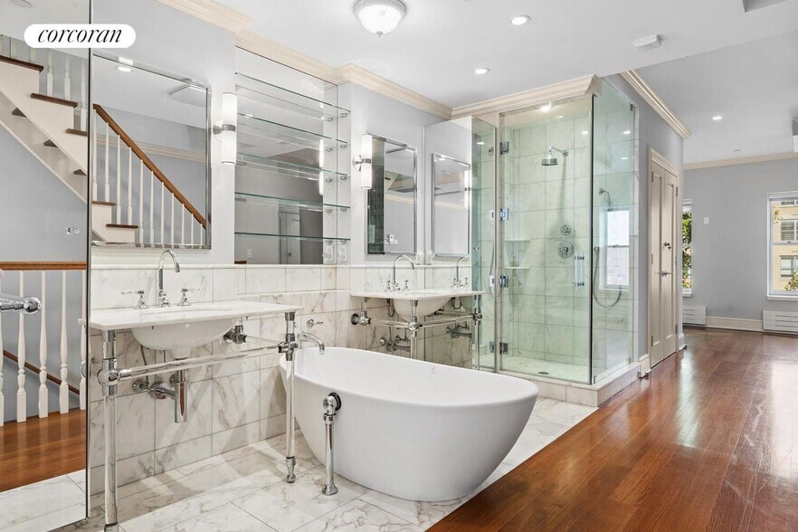 Building Photo - 320 E 55th St