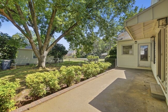 Building Photo - Fully Remodeled Home in the Heart of Belmont