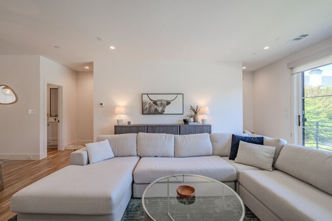 Building Photo - 7207 Gaston Ave