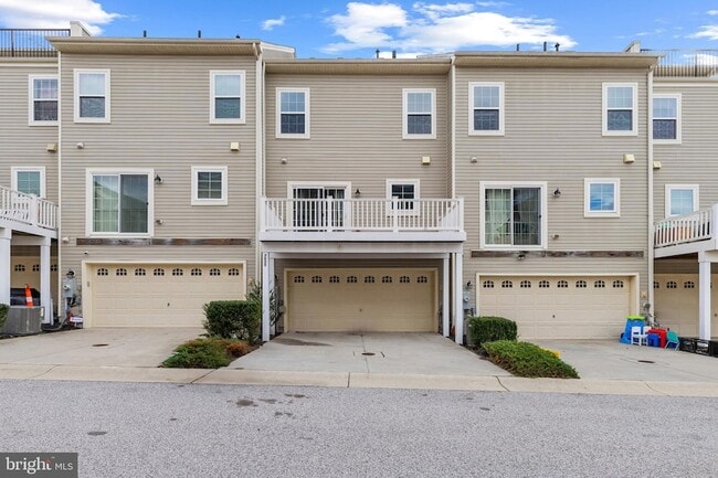 Building Photo - 7035 Southmoor St