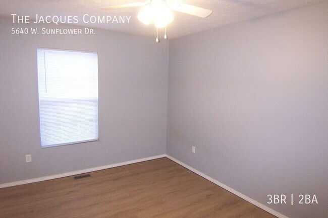 Building Photo - 5640 W Sunflower Dr