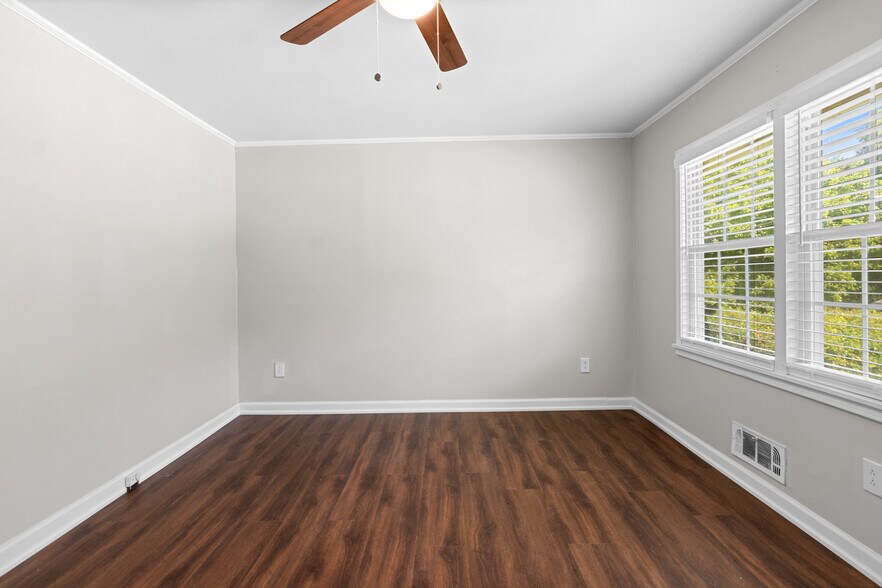 Living Room - 1380 Plaza Ave SW