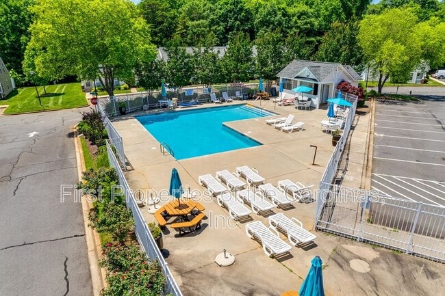 Building Photo - 1544 Tiana Way