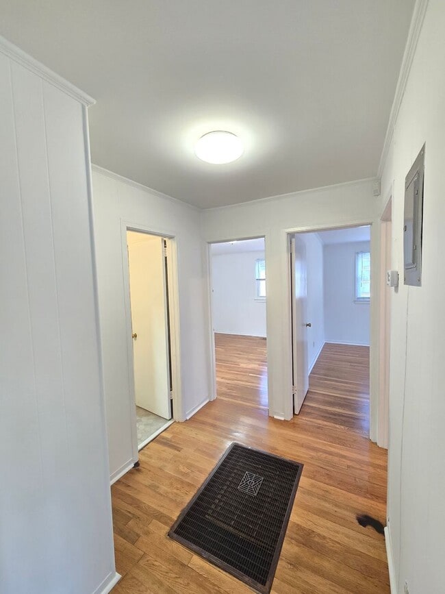 Building Photo - SUNSET PARK - **MOVE IN SPECIAL: $500 OFF ...