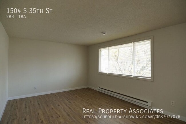 Building Photo - 1504 S 35th St