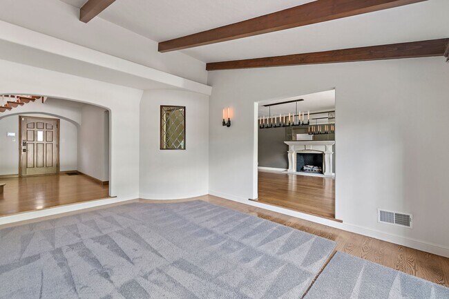 Building Photo - Exquisite English Tudor Estate on Private ...