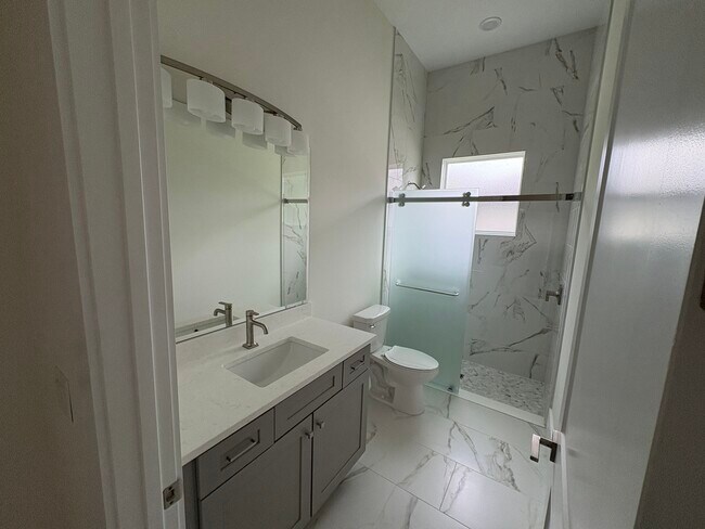Building Photo - 555 Sanctuary Golf Pl