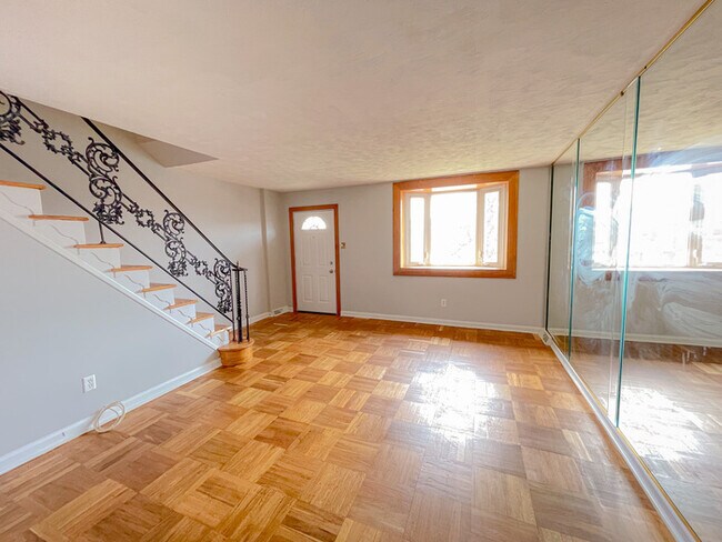 Building Photo - 3 bedroom house in Tacony