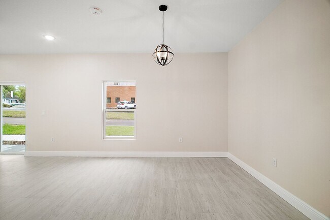 Building Photo - Luxury 2 Bed 2 Bath, Downtown Eustis Full ...