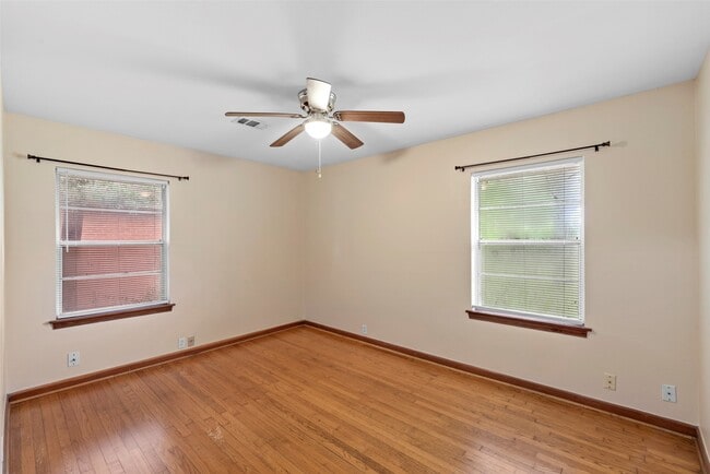 Building Photo - 1027 Stonecrest Dr