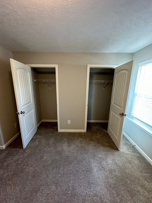 Building Photo - Beautiful 2 Bed 2.5 Bath Townhome *ZONED FOR BLACKMANS SCHOOLS*