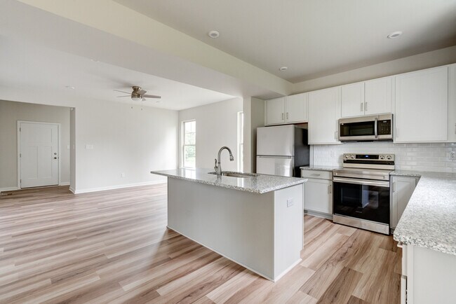 Building Photo - 304 Northfield Hts Ln