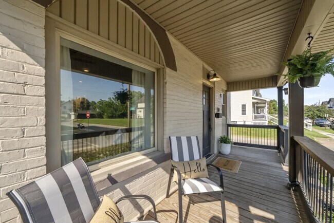 Building Photo - 530 Hanford St