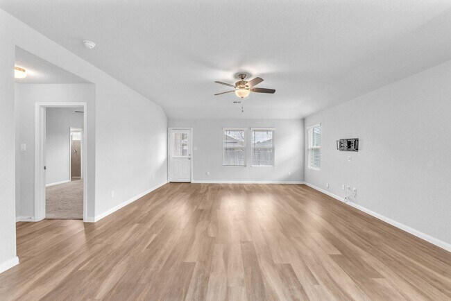 Building Photo - 1044 Raceland Rd