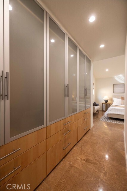 Building Photo - 3012 W Oceanfront