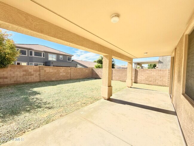 Building Photo - 15029 W Riviera Dr