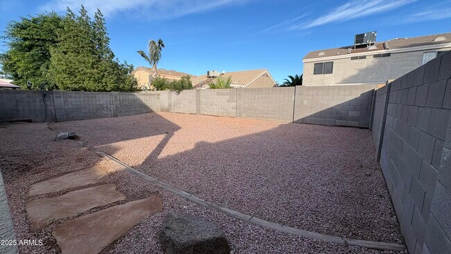 Building Photo - 13002 W Hearn Rd