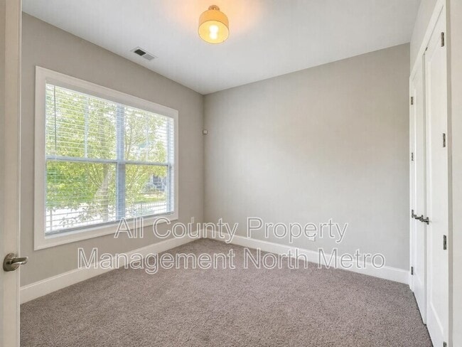 Building Photo - 2202 Haventree Ct