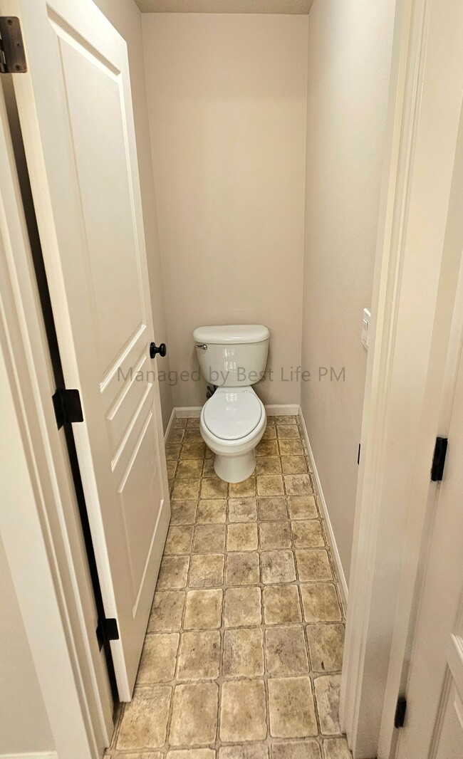 Building Photo - 9994 SE Old Town Ct