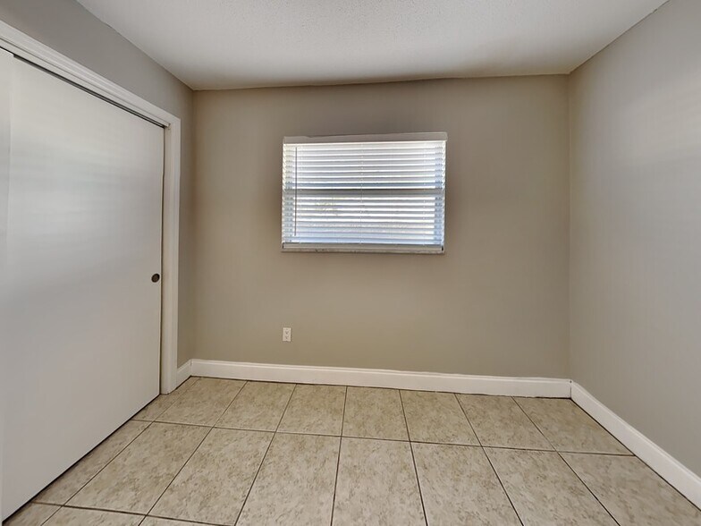 Building Photo - 2605 E Pine St