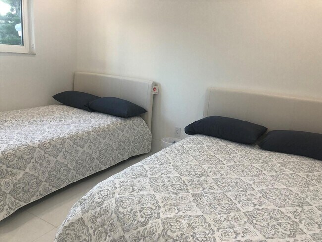 Building Photo - 201 186th St