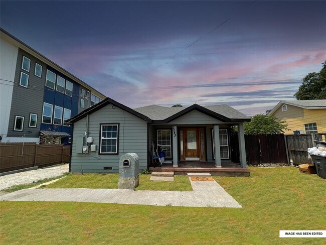 Primary Photo - 2243 Lovedale Ave