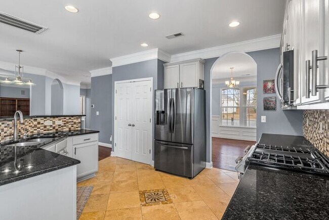 Building Photo - Luxury Living in High Point NC