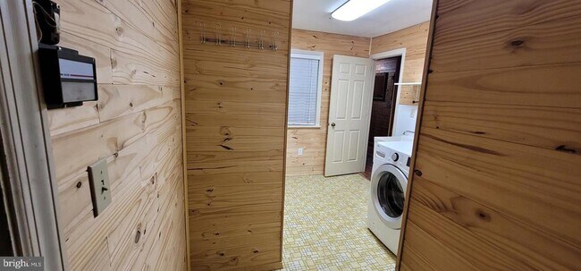 Building Photo - 151 Bollinger Rd