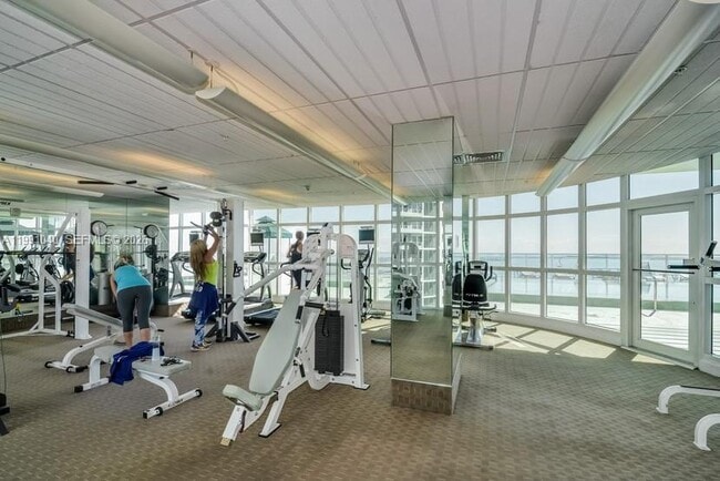 Building Photo - 218 SE 14th St