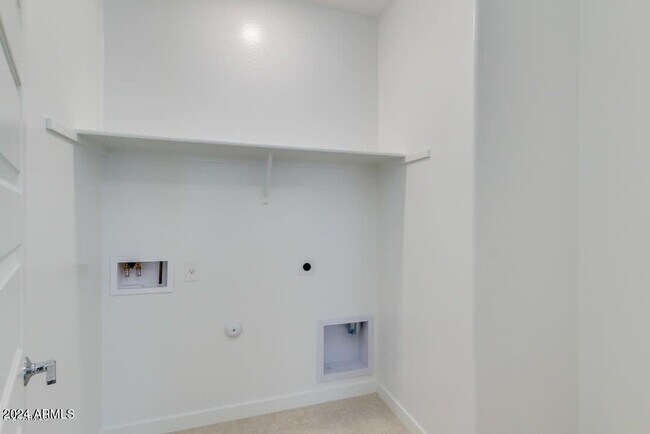Building Photo - 1168 E Sabino Dr