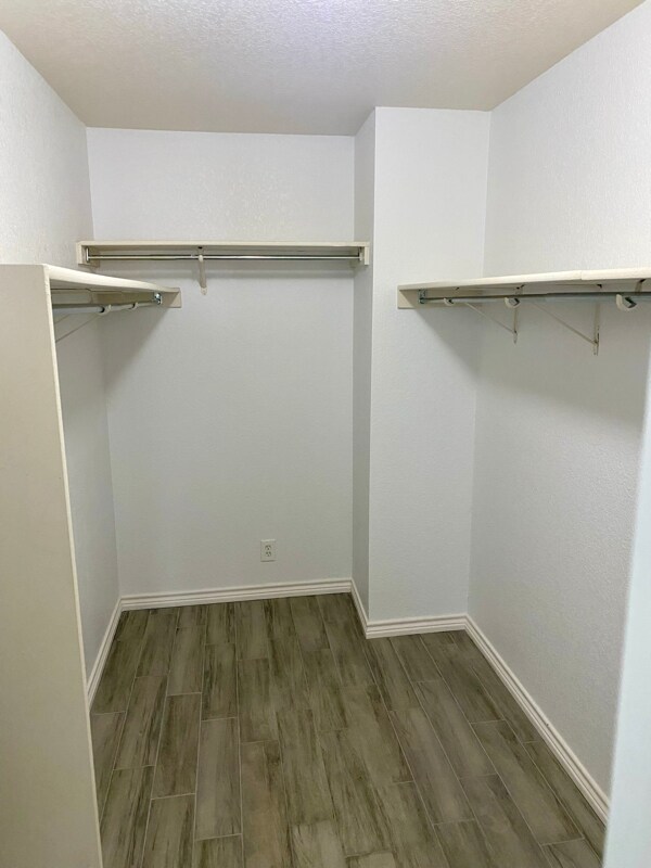 Building Photo - 14735 Bending Point