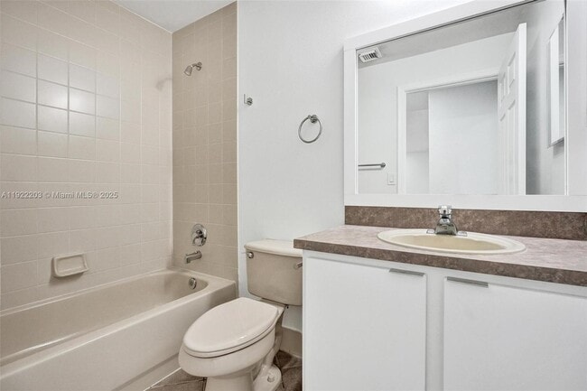 Building Photo - 6305 Willoughby Cir