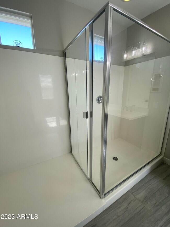 Building Photo - 21065 W Elm Way Ct