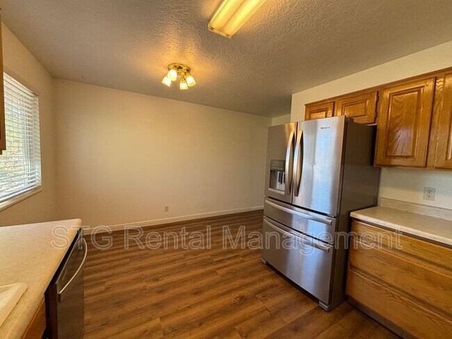 Building Photo - 154 E 100 N