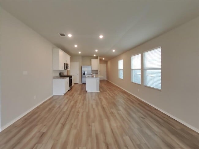 Building Photo - 5132 Saddle Clb Dr