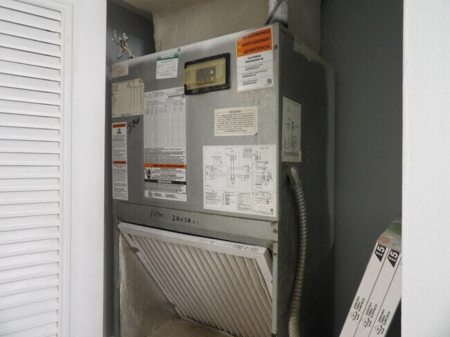 Building Photo - 618 Sea Pine Way