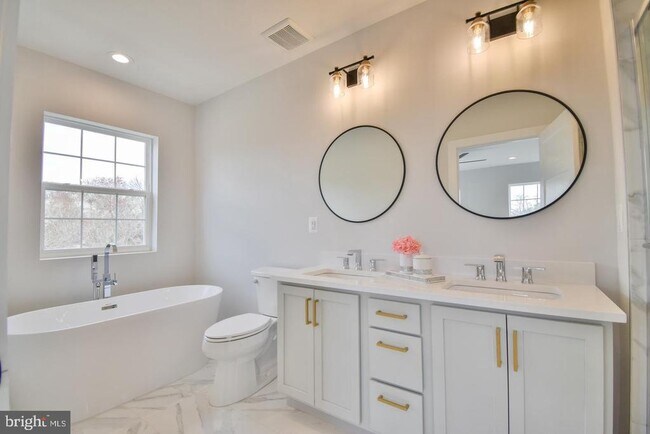 Building Photo - 8276 Safarian Way