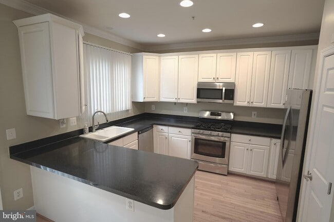 Building Photo - 1609 Leeds Castle Dr