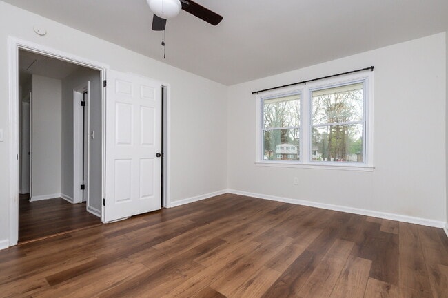 Building Photo - Beautiful 3 Bedroom, 2.5 Bath Home Tucked Away on Cul-de-Sac $1,825/mo rent