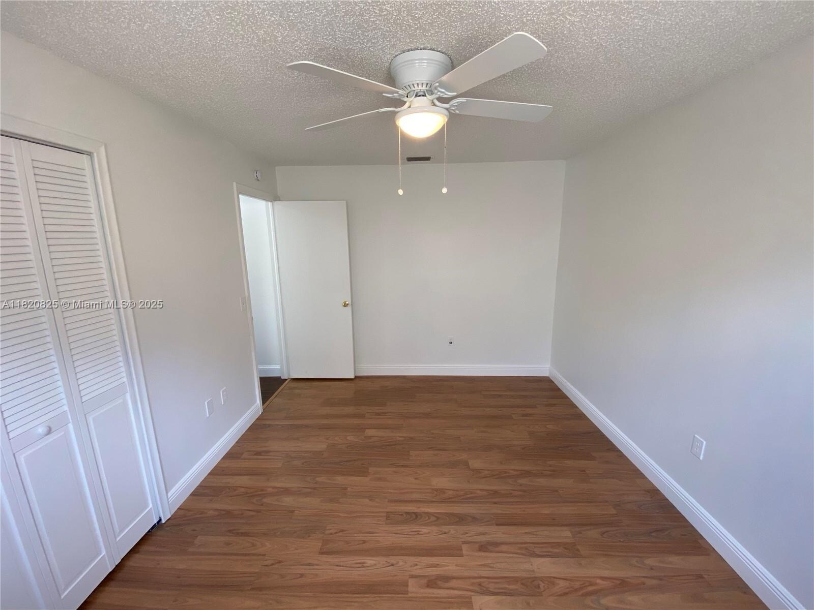 Building Photo - 8250 Southampton Dr