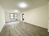 Building Photo - 3 bedroom in Bronx NY 10463