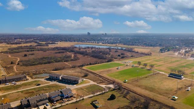 Building Photo - 3201 Solana Cir